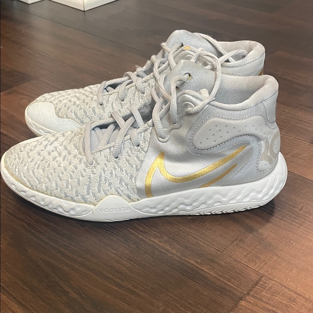 Nike Kids Kd Trey 5 Viii Gs 'metallic Silver Gold' (ct1425-006), Size: 6Y